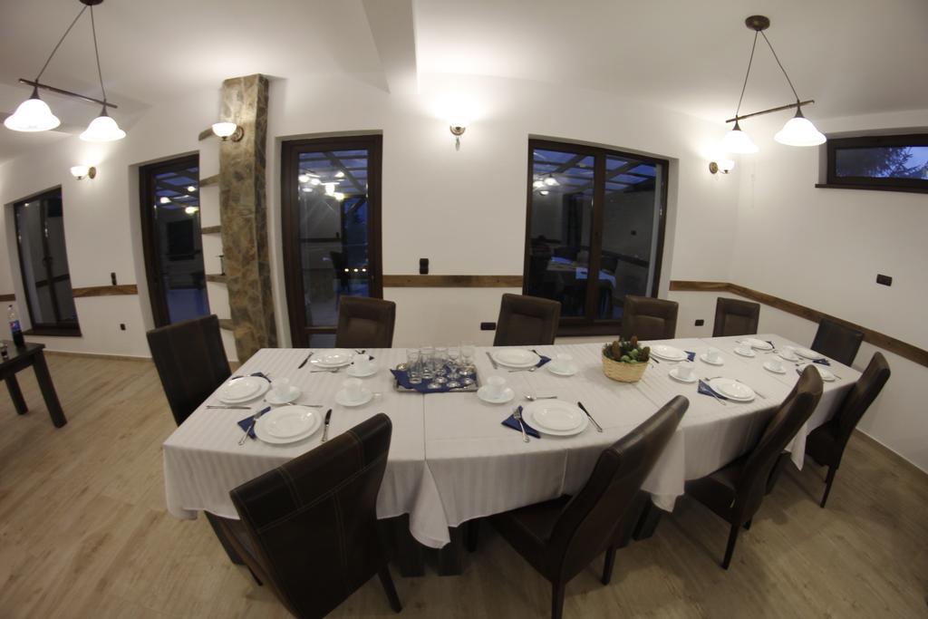 Casa Laur Cu Plaja Privata Hotel Colibita Exterior photo